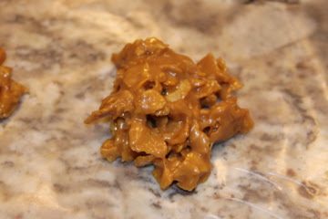 PEANUT BUTTER CLUSTERS