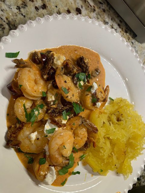 SAUTEED SHRIMP WITH SUN-DRIED TOMATOES AND KALAMATA OLIVES (Adapted from spicysouthernkitchen.com)