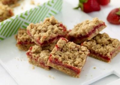 STRAWBERRY OATMEAL BARS (Adapted from Ree Drummond)