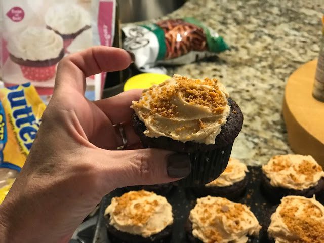 BUTTERFINGER CUPCAKES