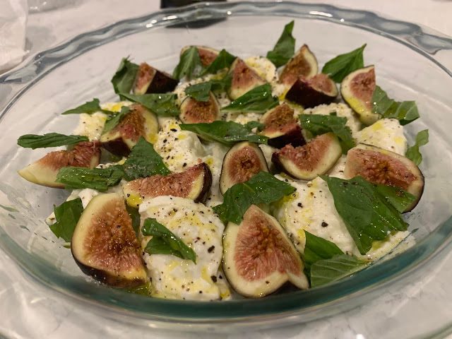 FIG CAPRESE SALAD  (Adapted from Bon Appetit)