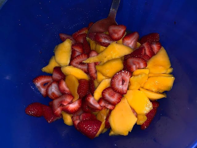 STRAWBERRY MANGO SALAD (Adapted from cookincanuck)
